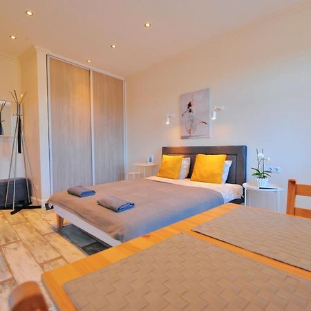 Gertrudes Residence Stay In Light-Filled Studio Apartment In Central รีกา ภายนอก รูปภาพ