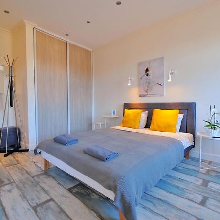 Gertrudes Residence Stay In Light-Filled Studio Apartment In Central รีกา ภายนอก รูปภาพ